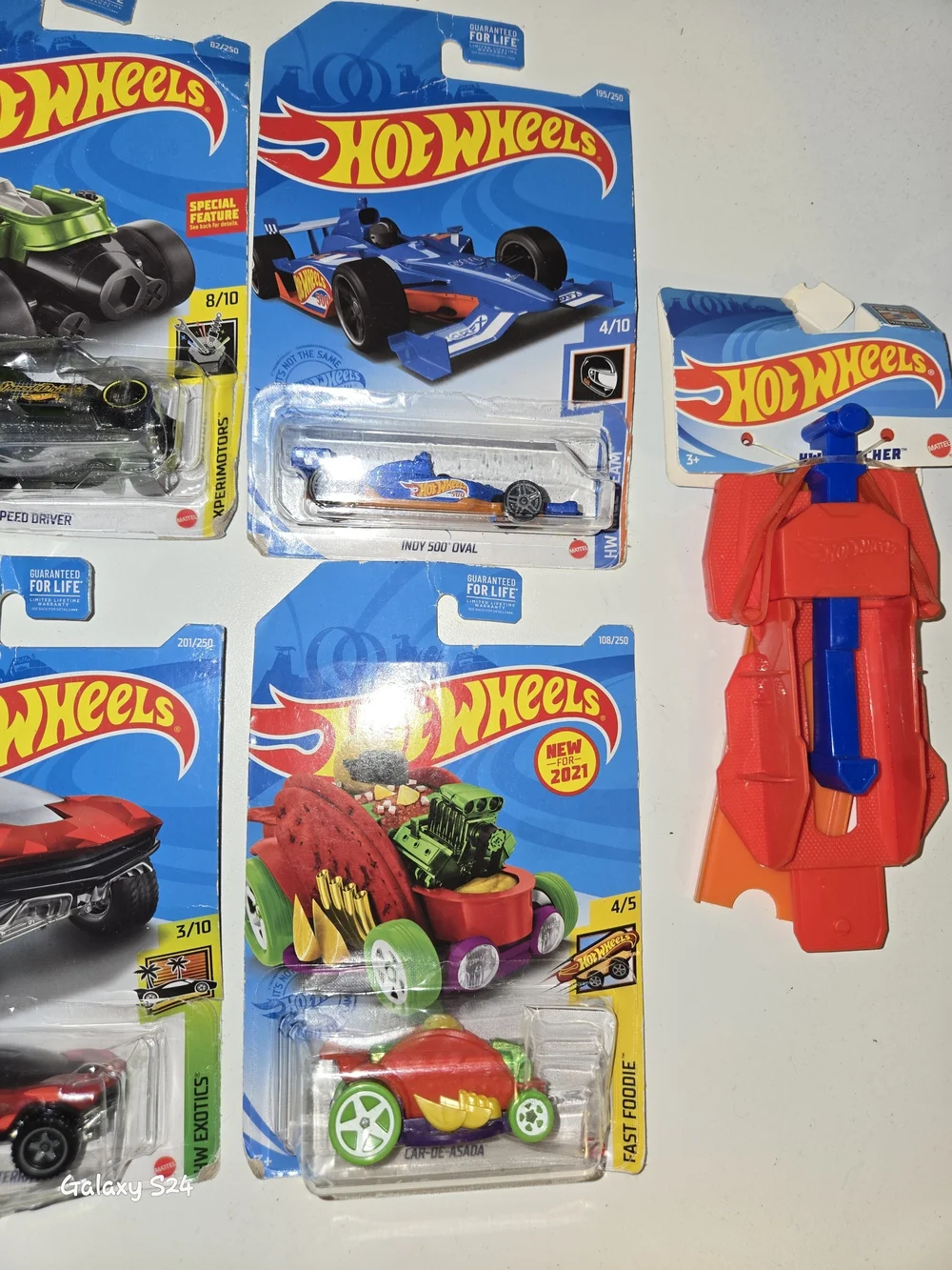 Hot Wheels Cars - Bundle 5 Cars & 3 Accessories